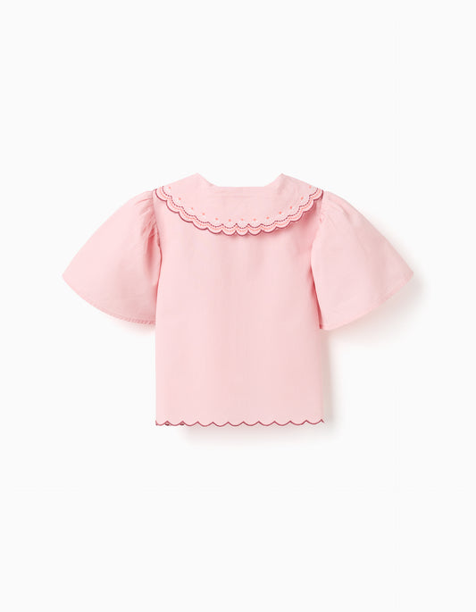 Camisa niña de popelín con cuello festoneado y bordado rosa