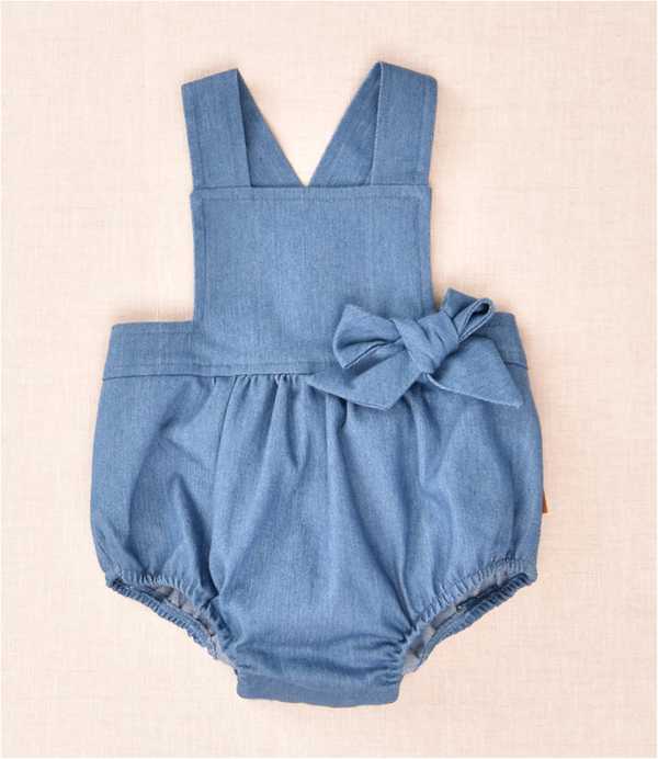 Peto bebé denim de Cocote.