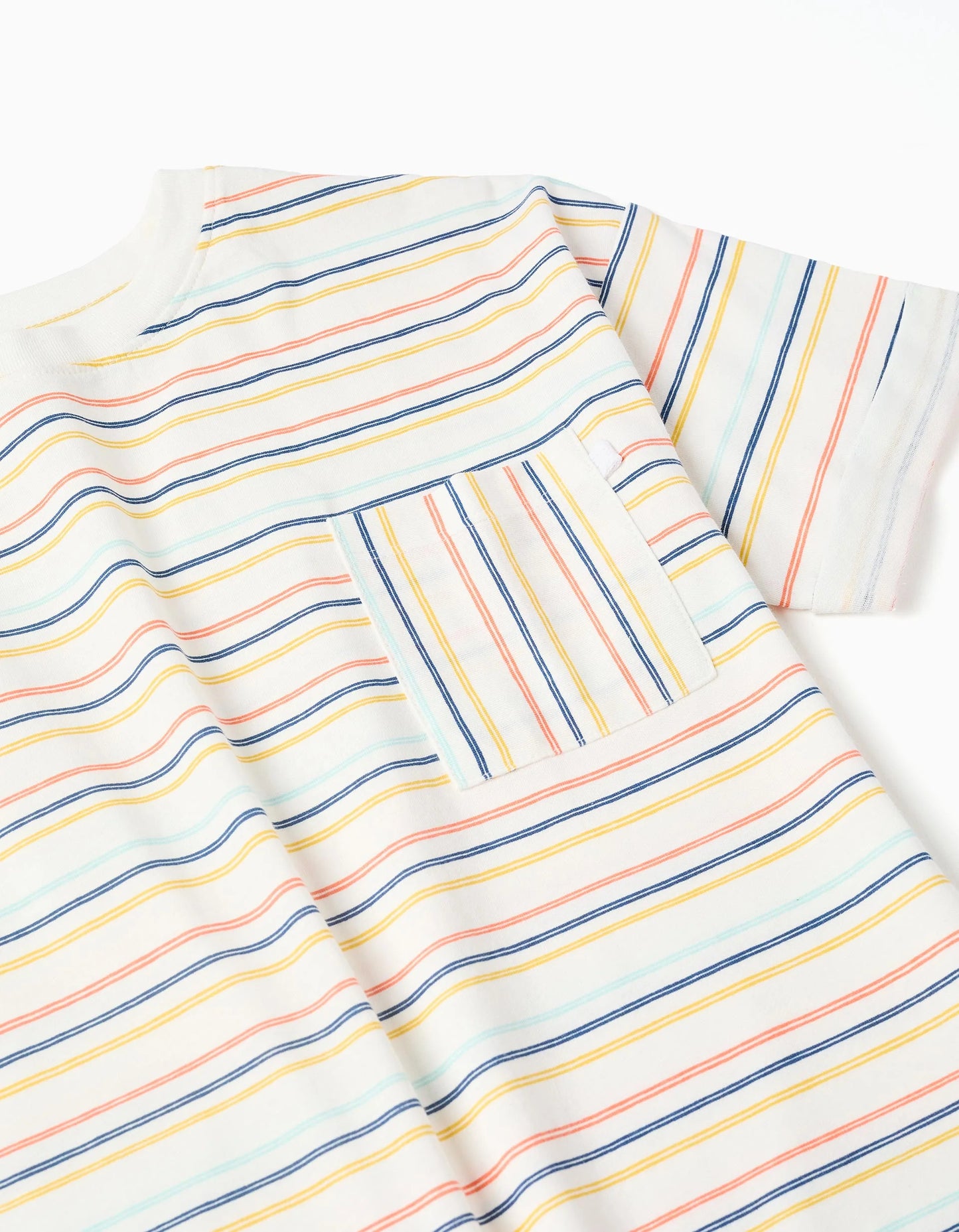 Camiseta niño a rayas con bolsillo multicolor