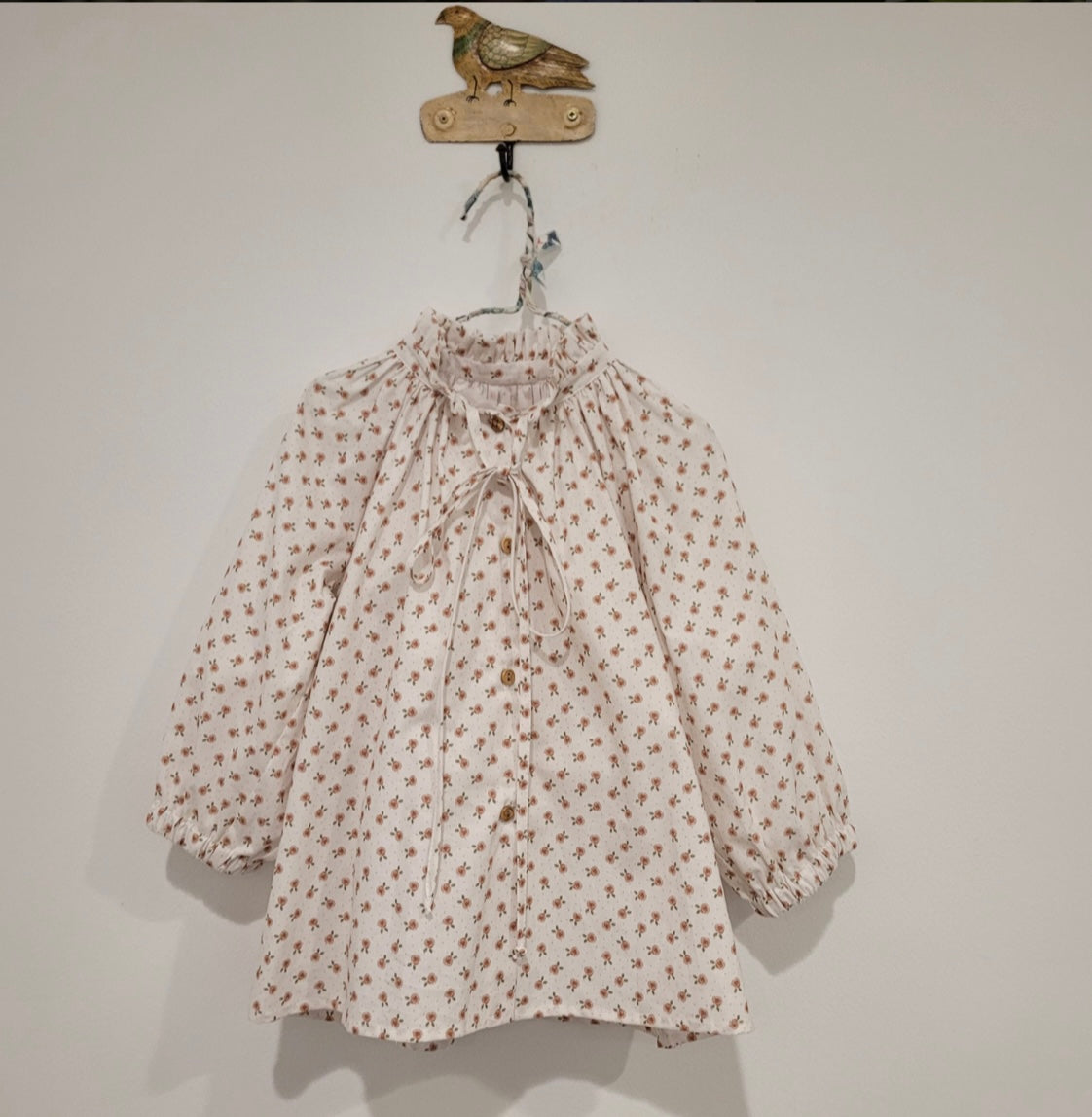 Blusa niña estampada lazada Mía y Lia