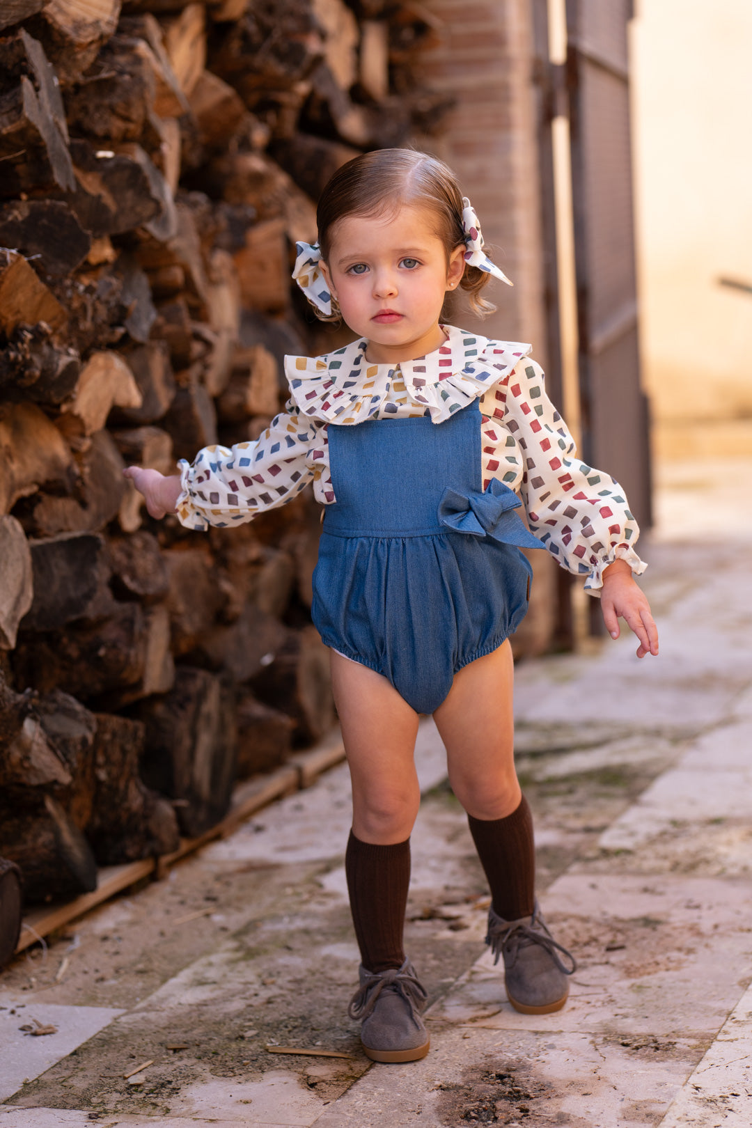Peto bebé denim de Cocote.